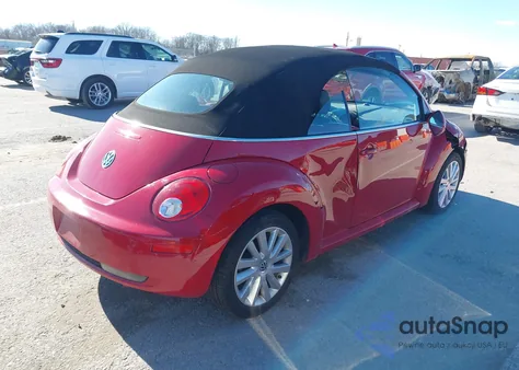 2010 Volkswagen New Beetle 2.5L из США, поврежденный, VIN 3VWRW3AL4AM010168